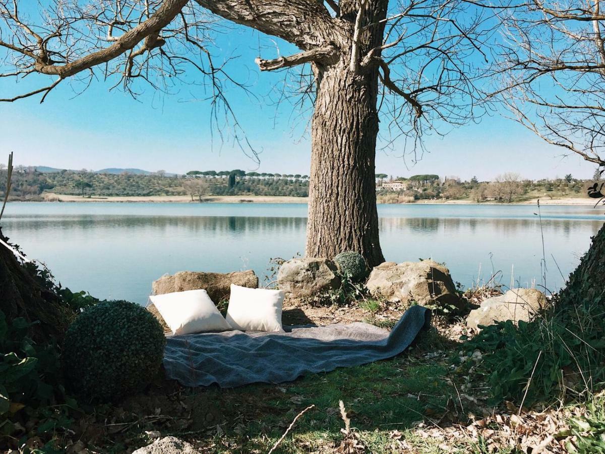 Lake House I Pioppi Nepi Eksteriør bilde